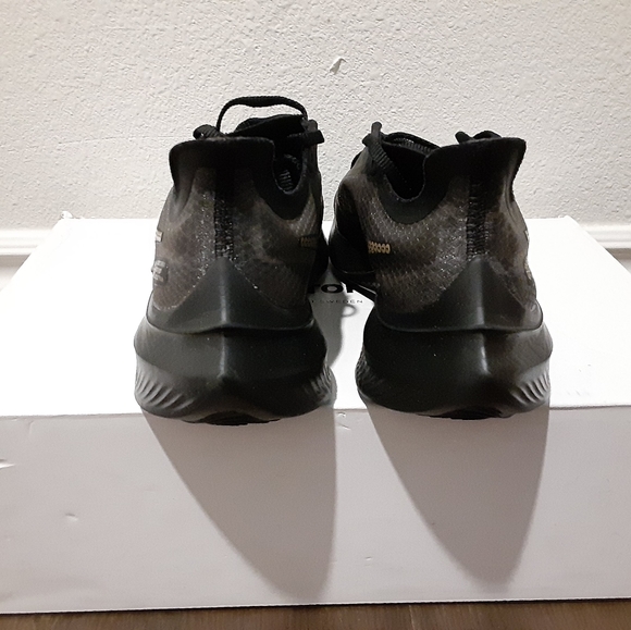 Nike - Picture 4 of 4